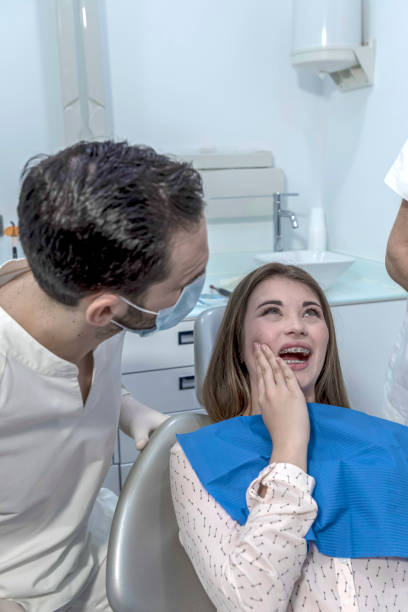 Best Emergency Tooth Extraction in Ly Lake, IL